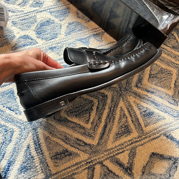 Louis Vuitton - Picture 6 of 9